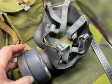 Charger l&#39;image dans la galerie, Original WW2 British Army Assault Gas Mask Set - 1944 Dated

