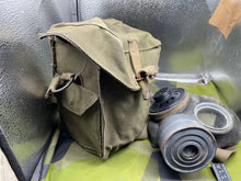 Charger l&#39;image dans la galerie, Original WW2 British Army Assault Gas Mask Set
