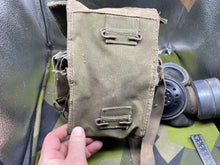 Charger l&#39;image dans la galerie, Original WW2 British Army Assault Gas Mask Set

