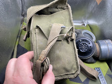 Charger l&#39;image dans la galerie, Original WW2 British Army Assault Gas Mask Set
