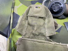 Charger l&#39;image dans la galerie, Original WW2 British Army Assault Gas Mask Set
