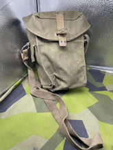 Charger l&#39;image dans la galerie, Original WW2 British Army Assault Gas Mask Set
