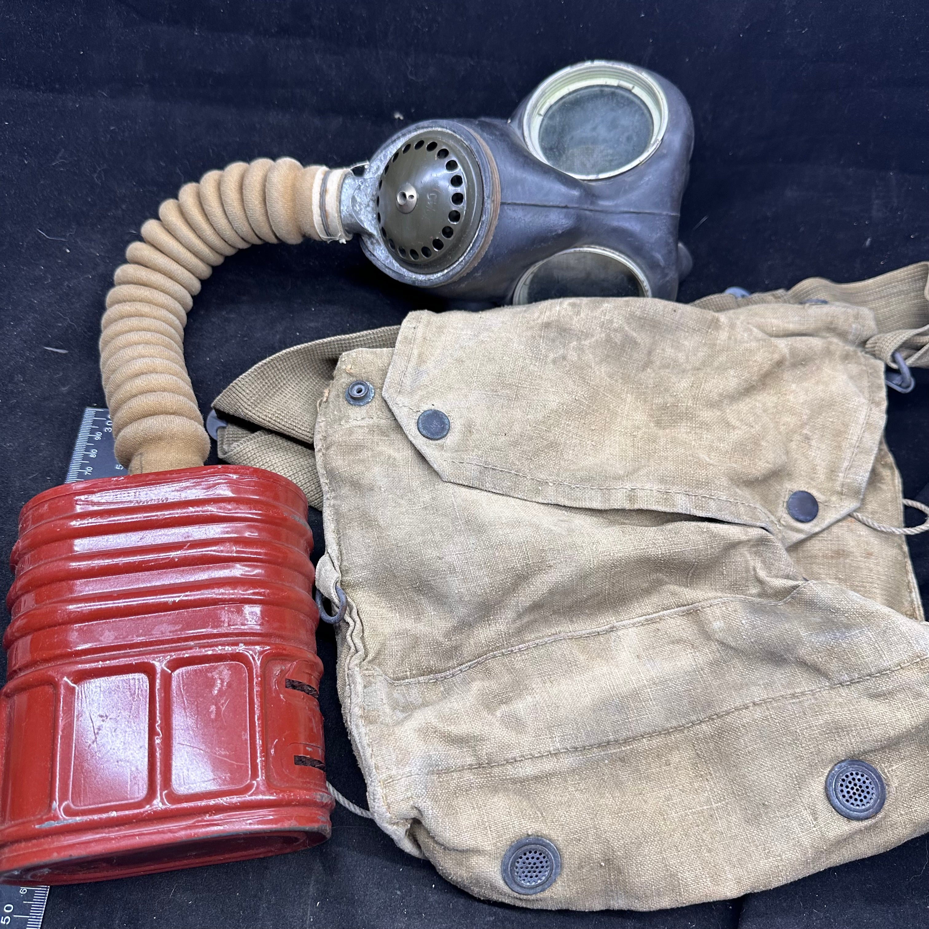 British Army Soldier Gas Mask GSR Respirator - Original Early Bag - The Militaria Shop