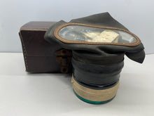 Lade das Bild in den Galerie-Viewer, WW2 British Home Front Civilian Gas Mask in Box
