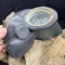 Load image into Gallery viewer, British Army Soldier Gas Mask GSR Respirator - Original Early Bag - The Militaria Shop
