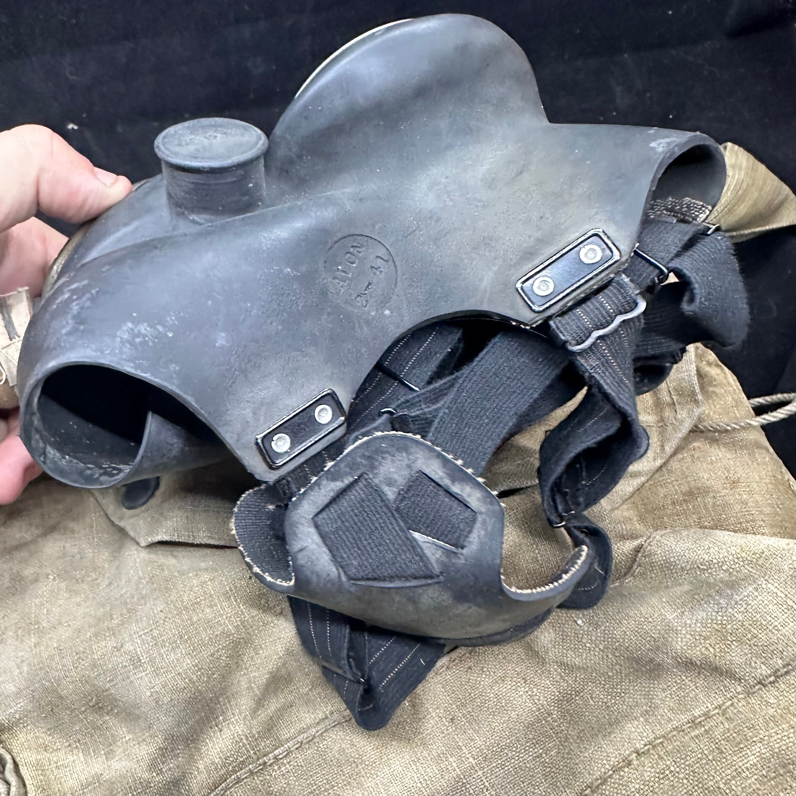 British Army Soldier Gas Mask GSR Respirator - Original Early Bag - The Militaria Shop