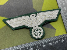 Lade das Bild in den Galerie-Viewer, WW2 German Army Officer&#39;s Breast Eagle
