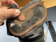 Charger l&#39;image dans la galerie, WW2 British Home Front Civilian Pattern Gas Mask in Box
