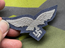 Charger l&#39;image dans la galerie, WW2 German Luftwaffe Officer&#39;s Breast Eagle
