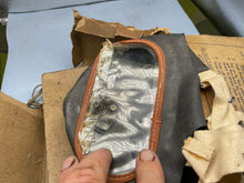 Charger l&#39;image dans la galerie, WW2 British Home Front Civilian Pattern Gas Mask in Box
