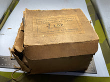 Charger l&#39;image dans la galerie, WW2 British Home Front Civilian Pattern Gas Mask in Box
