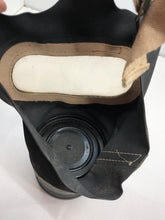 Lade das Bild in den Galerie-Viewer, Original WW2 British Home Front Civil Defence Gas Mask in Box
