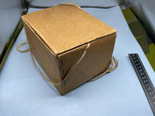 Charger l&#39;image dans la galerie, WW2 British Home Front Civilian Pattern Gas Mask in Box
