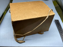 Charger l&#39;image dans la galerie, WW2 British Home Front Civilian Pattern Gas Mask in Box
