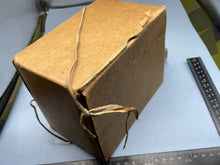 Charger l&#39;image dans la galerie, WW2 British Home Front Civilian Pattern Gas Mask in Box
