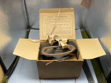 Charger l&#39;image dans la galerie, WW2 British Home Front Civilian Pattern Gas Mask in Box
