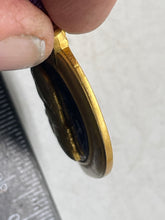 Load image into Gallery viewer, Original WW2 US Army Purple Heart Medal - in Great Condition - The Militaria Shop
