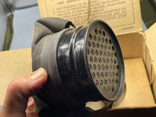 Charger l&#39;image dans la galerie, WW2 British Home Front Civilian Pattern Gas Mask in Box
