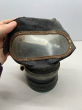 Charger l&#39;image dans la galerie, WW2 British Home Front Civilian Gas Mask in Box
