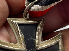 Charger l'image dans la galerie, Original WW2 German Iron Cross 2nd Class with Ribbon - The Militaria Shop
