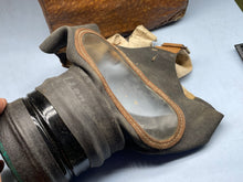 Charger l&#39;image dans la galerie, WW2 British Home Front Civilian Pattern Gas Mask in Box with Cover
