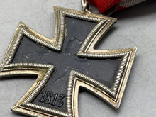Charger l'image dans la galerie, Original WW2 German Iron Cross 2nd Class with Ribbon - The Militaria Shop
