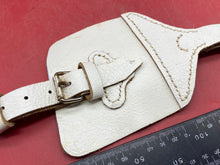 Charger l&#39;image dans la galerie, SS Dress Summer Uniform White Leather Sword Hanger with Clip - Reproduction
