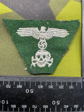 Lade das Bild in den Galerie-Viewer, WW2 German SS M43 Cap Badge
