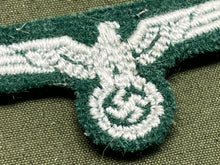 Charger l'image dans la galerie, WW2 German Army Cloth Eagle Badge

