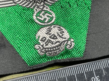 Charger l'image dans la galerie, WW2 German SS Cloth Trapezoid Ski Cap Eagle Badge
