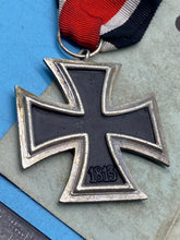 Lade das Bild in den Galerie-Viewer, WW2 German Army Iron Cross 2nd Class Reproduction
