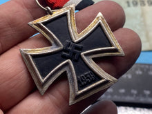 Lade das Bild in den Galerie-Viewer, WW2 German Army Iron Cross 2nd Class Reproduction
