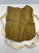 Charger l&#39;image dans la galerie, RARE WW2 British Civil Defence ARP Gas Mask &amp; Bag - In Original Box!!
