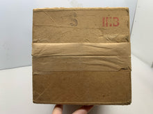 Charger l&#39;image dans la galerie, RARE WW2 British Civil Defence ARP Gas Mask &amp; Bag - In Original Box!!
