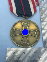 Lade das Bild in den Galerie-Viewer, Original WW2 German Army War Merit Medal
