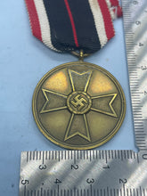 Lade das Bild in den Galerie-Viewer, Original WW2 German Army War Merit Medal

