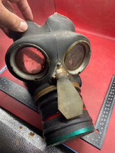 Load image into Gallery viewer, WW2 British Home Front / Civil Defence Wardens Gas Mask and Box
