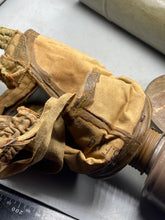 Charger l'image dans la galerie, Original WW2 French Army Gas Mask in Tin - in Superb Condition
