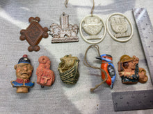 Charger l&#39;image dans la galerie, Group of Interesting WW2 German Tinnies / Day Badges
