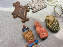 Lade das Bild in den Galerie-Viewer, Group of Interesting WW2 German Tinnies / Day Badges
