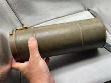 Charger l'image dans la galerie, Original WW2 French Army Gas Mask in Tin - in Superb Condition
