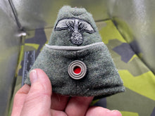 Lade das Bild in den Galerie-Viewer, WW2 German Army / SS Officer&#39;s Side Cap - Size 57cm
