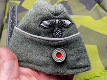 Lade das Bild in den Galerie-Viewer, WW2 German Army / SS Officer&#39;s Side Cap - Size 57cm
