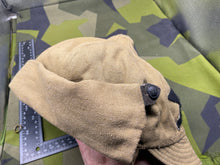 Lade das Bild in den Galerie-Viewer, WW2 Russian Army Cap with Enamel Badge - Size 60cm
