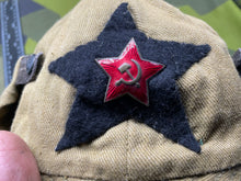 Lade das Bild in den Galerie-Viewer, WW2 Russian Army Cap with Enamel Badge - Size 60cm
