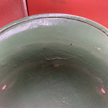 Charger l&#39;image dans la galerie, Original WW1/WW2 German Army Stahlhelm M18 Helmet
