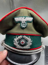 Lade das Bild in den Galerie-Viewer, WW2 German Army Artillery Officer's Cap - The Militaria Shop
