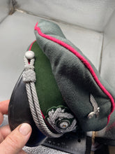 Lade das Bild in den Galerie-Viewer, WW2 German Army Artillery Officer's Cap - The Militaria Shop
