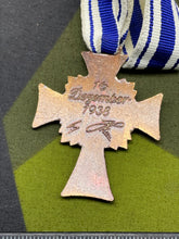 Lade das Bild in den Galerie-Viewer, WW2 German Home Front Mother&#39;s Cross - in Bronze

