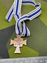 Lade das Bild in den Galerie-Viewer, WW2 German Home Front Mother&#39;s Cross - in Bronze
